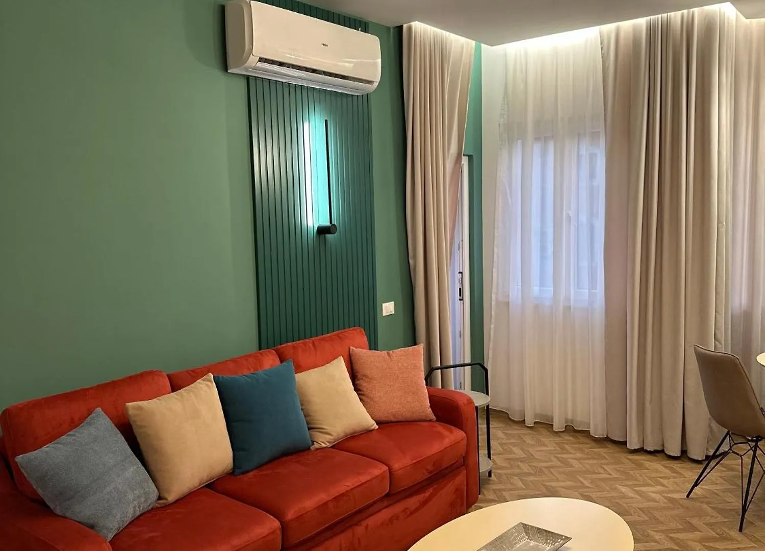 Delux Suite 104 Tirana 0*,  Albania